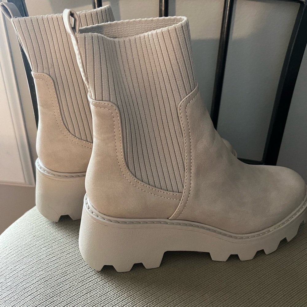 DV by Dolce Vita. Size 7. Never worn.